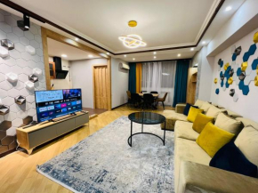 Middle of Center with Jacuzzi 2 Bathroom 3bedroom by Republic square on Amiryan Street